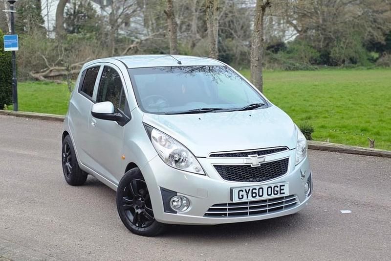 Used Chevrolet Spark LS 68 HP (50 kW) 2010 Silver Hatchback
