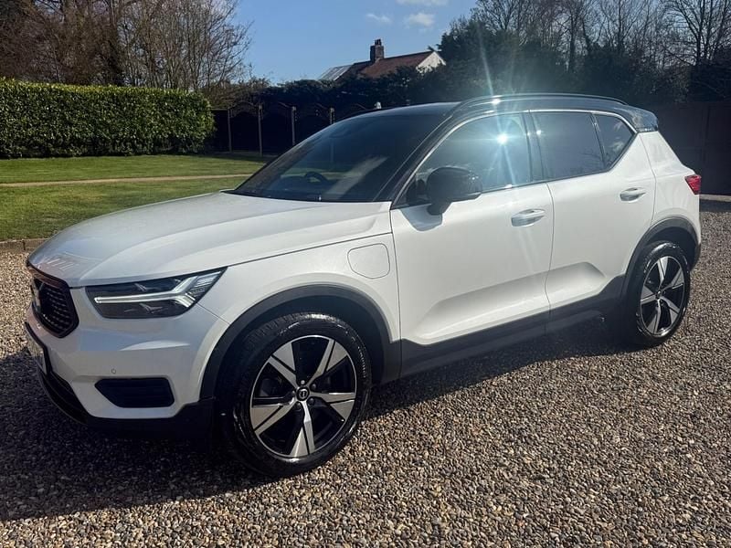 Used Volvo XC40 R-Design 2022 White SUV