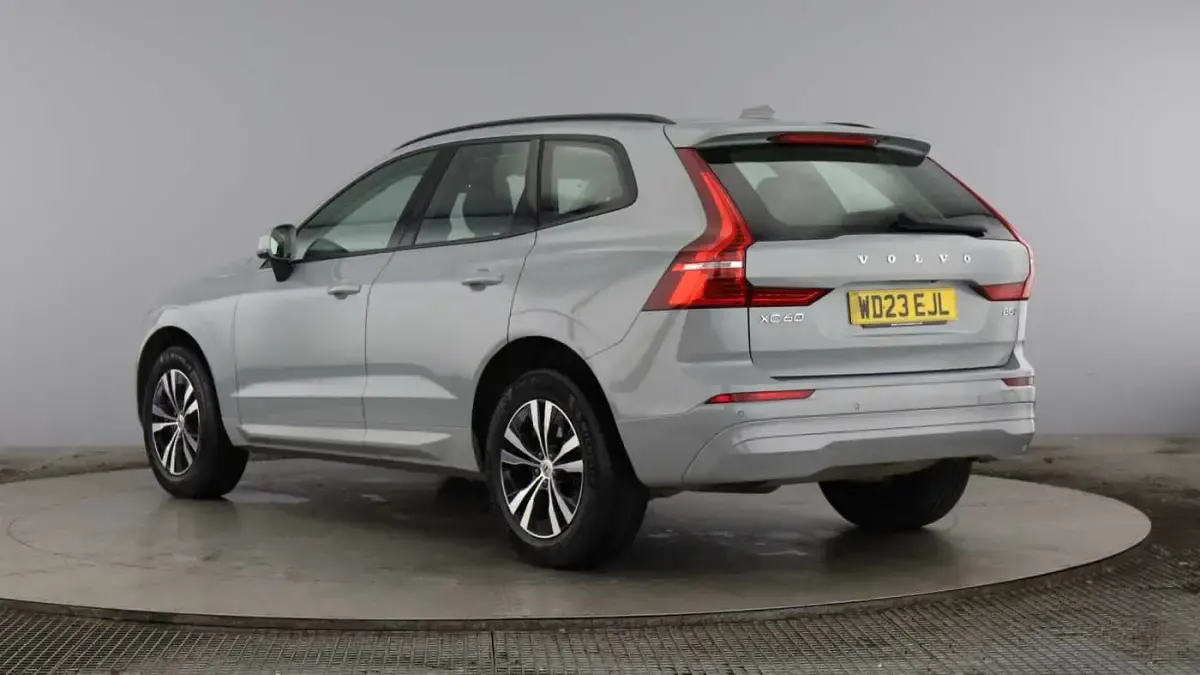 Used Volvo XC60 Core 247 HP (181 kW) 2024 SUV