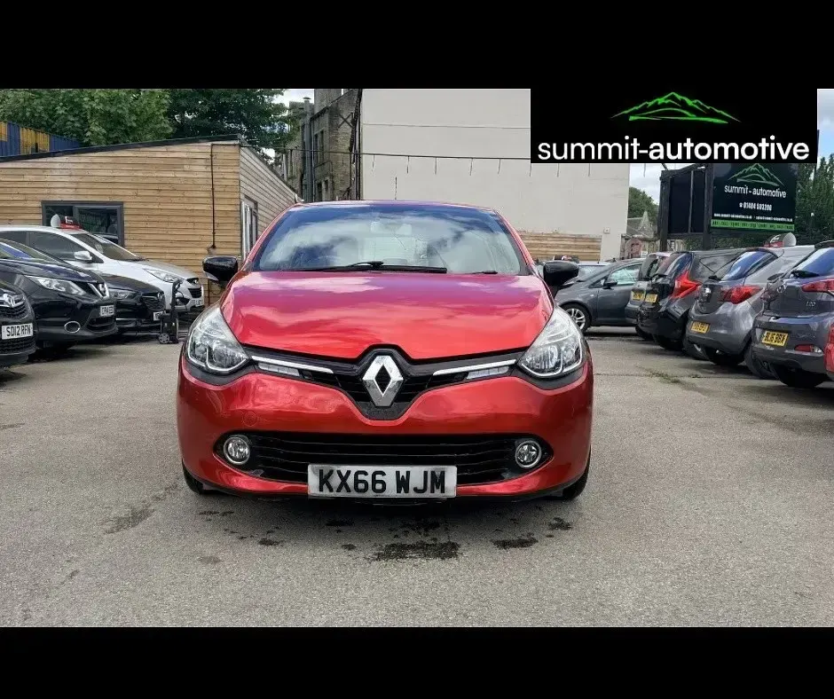 Usado Renault Clio IV Dynamique 90 CV (66 kW) 2016 Rojo Utilitario