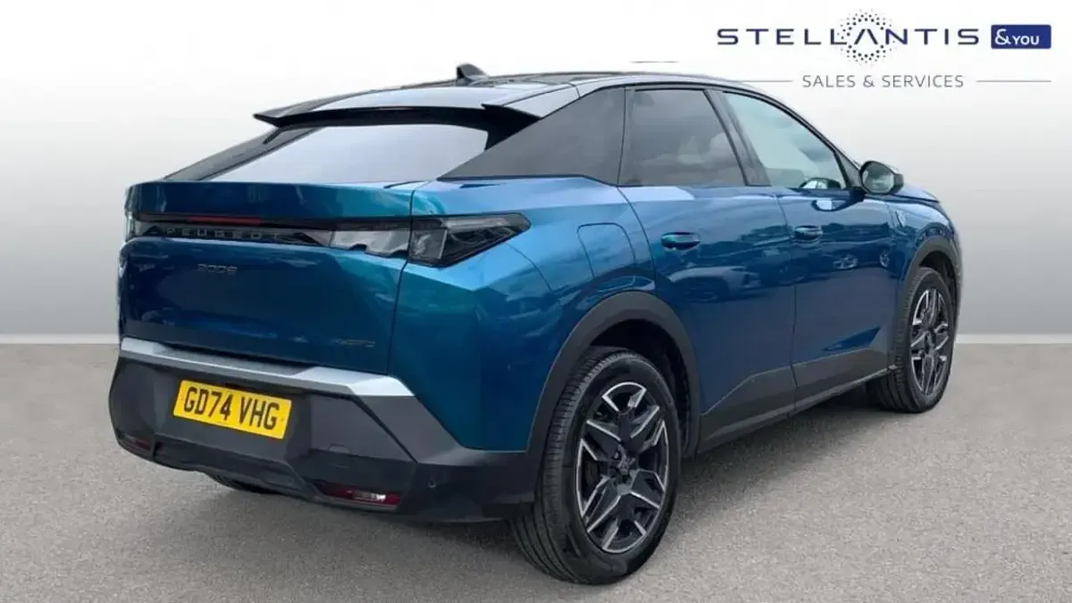 Usado Peugeot 3008 GT 134 CV (98 kW) 2025 Azul SUV