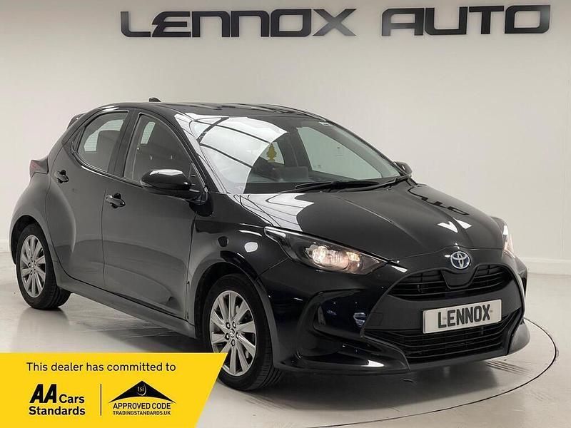 Black Used 2023 Toyota Yaris Hybrid Hatchback | £14,690 (Super price) - Image 1/4
