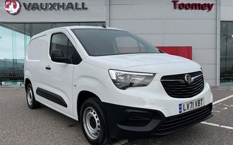 White Used 2021 Vauxhall Combo Edition MPV | £8,995 (Good price) - Image 1/4