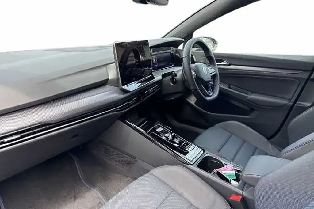 Nowe VW Golf VIII R 333 KM (244 kW) 2026 Niebieski Hatchback