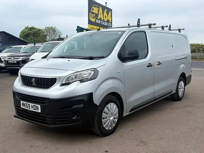 Używany Peugeot Expert 120 KM (88 kW) 2019 Srebrny Van