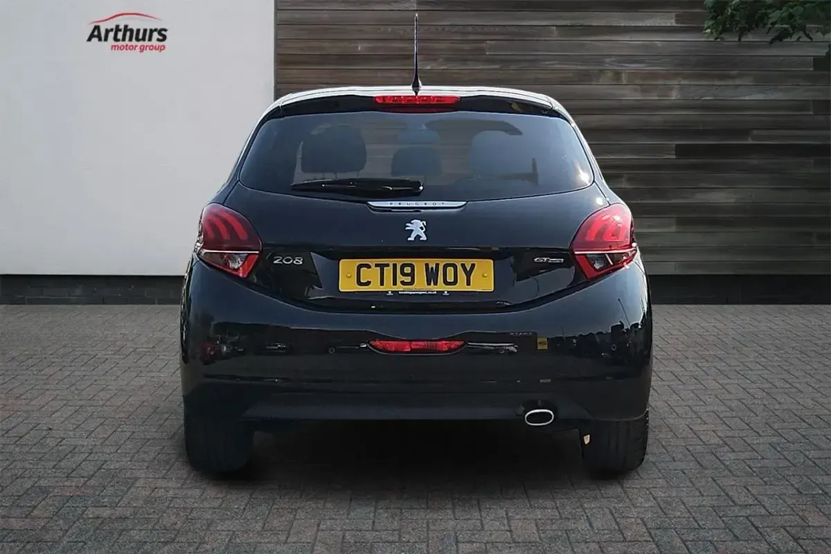 Used Peugeot 208 GT-line 108 HP (79 kW) 2019 Black Hatchback