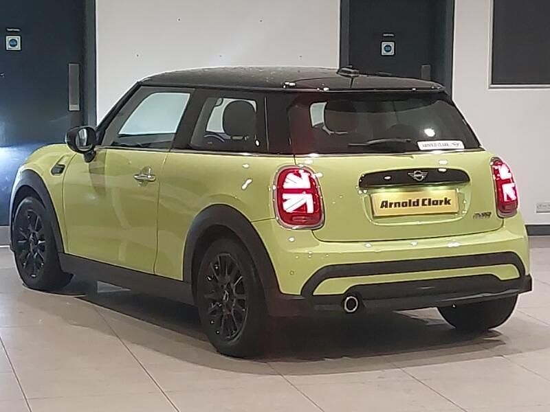 Used Mini Cooper Classic 136 HP (100 kW) 2023 Yellow Hatchback