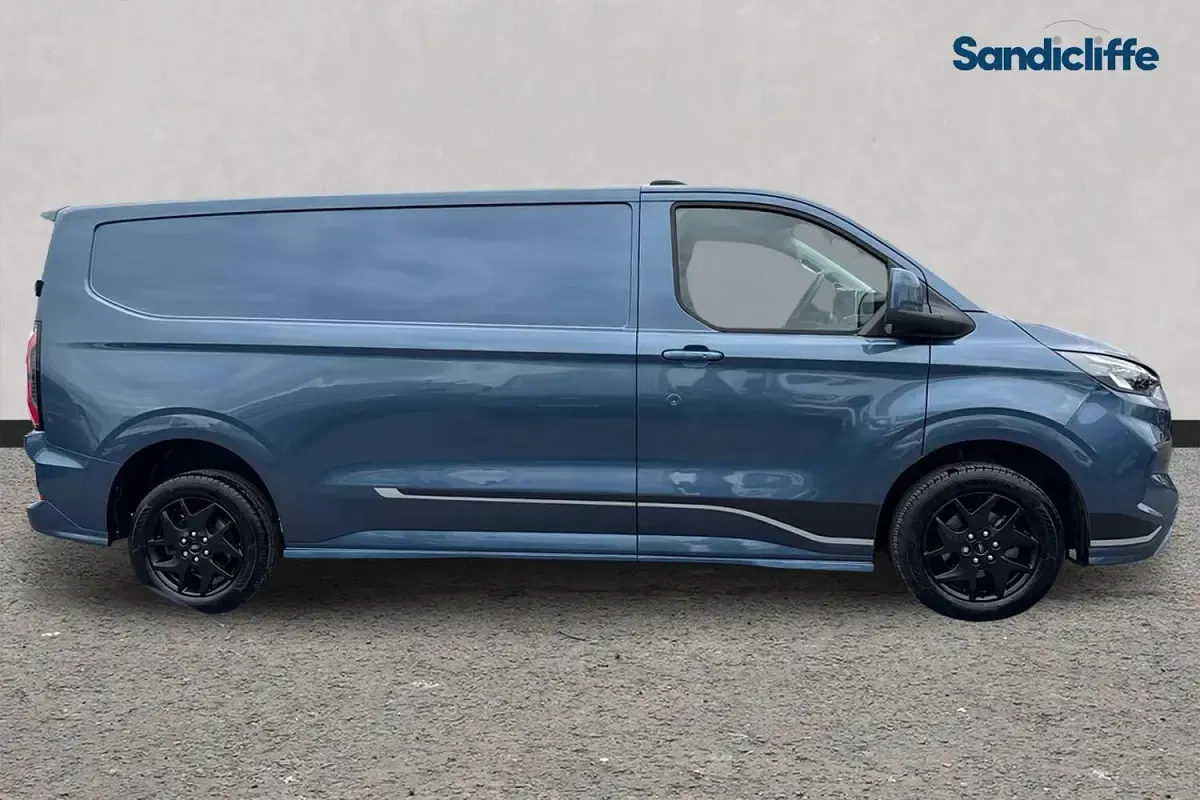 Used Ford Transit Custom Sport 170 HP (125 kW) 2025 Chrome blue Van