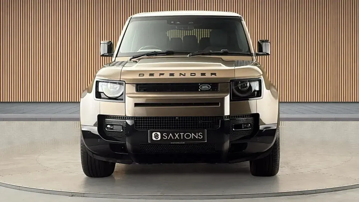 Used Land Rover Defender HSE Dynamic 300 HP (220 kW) 2022 Gondwana stone SUV