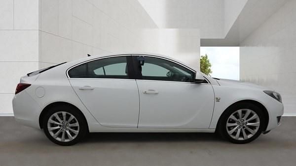Used Vauxhall Insignia Elite 163 HP (119 kW) 2015 White Hatchback