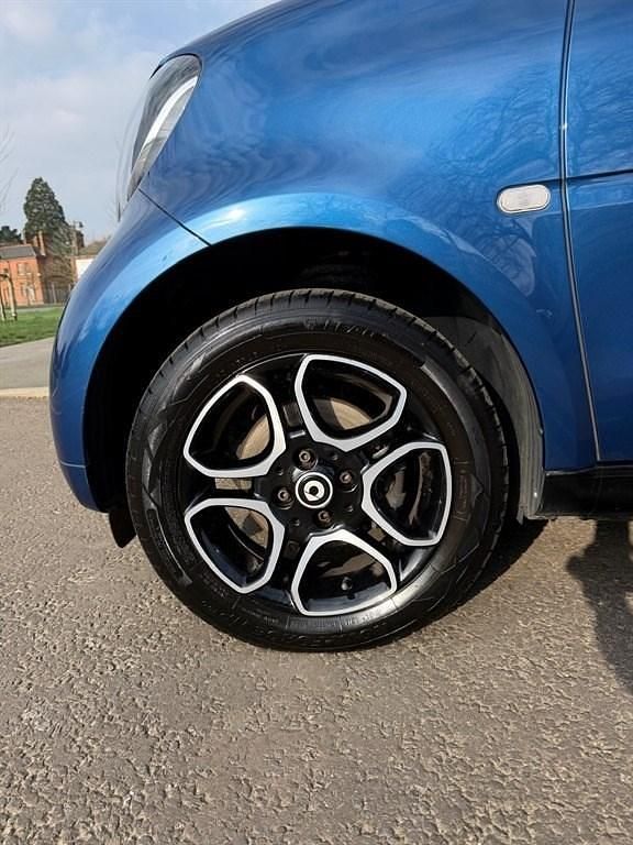 Used Smart ForTwo Coupé Premium 71 HP (52 kW) 2018 Black Coupe