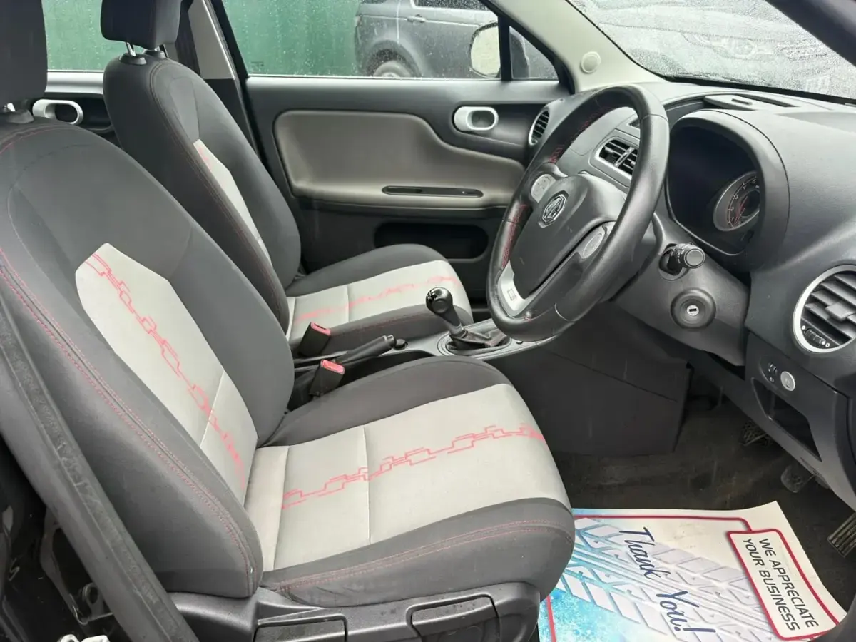 Usado MG MG3 106 CV (77 kW) 2018 Negro Utilitario