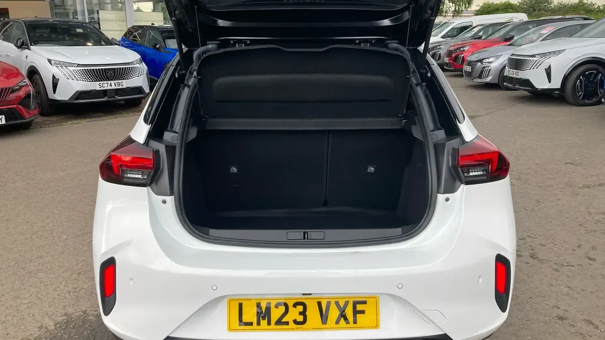 Used Vauxhall Corsa Ultimate 101 HP (74 kW) 2023 White Hatchback