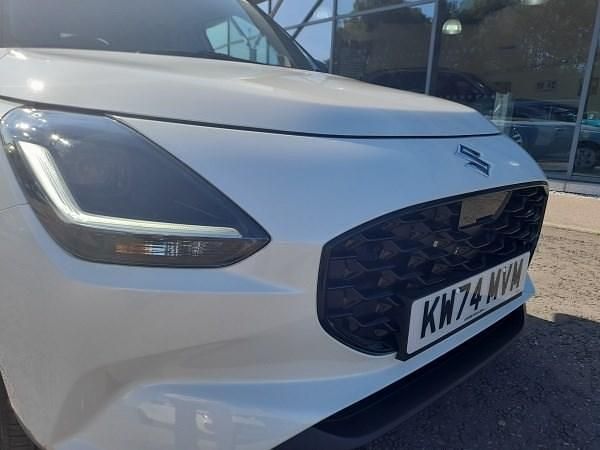 Used Suzuki Swift 82 HP (60 kW) 2024 White Hatchback
