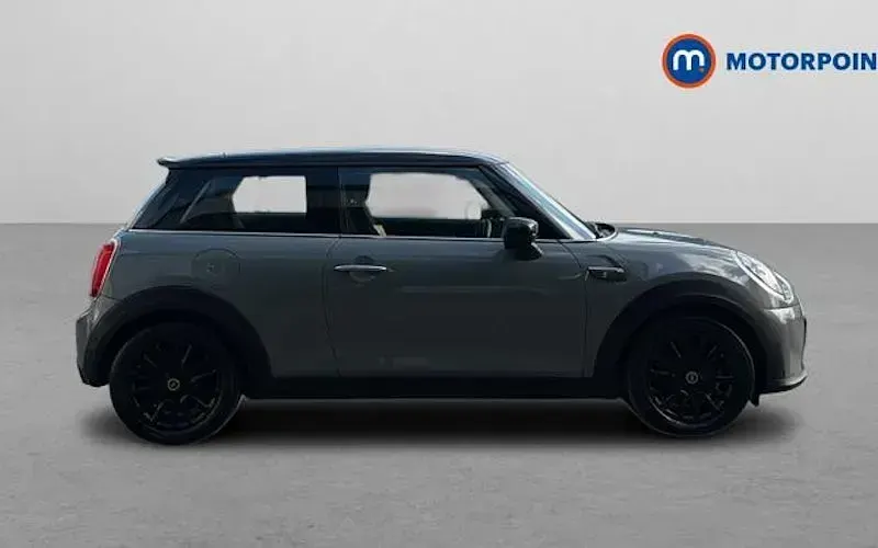 Used Mini Cooper Level 1 135 kW (184 HP) 2023 Hatchback