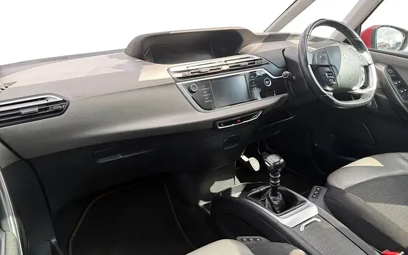 Used Citroën C4 SpaceTourer Flair 131 HP (96 kW) 2020 Red MPV