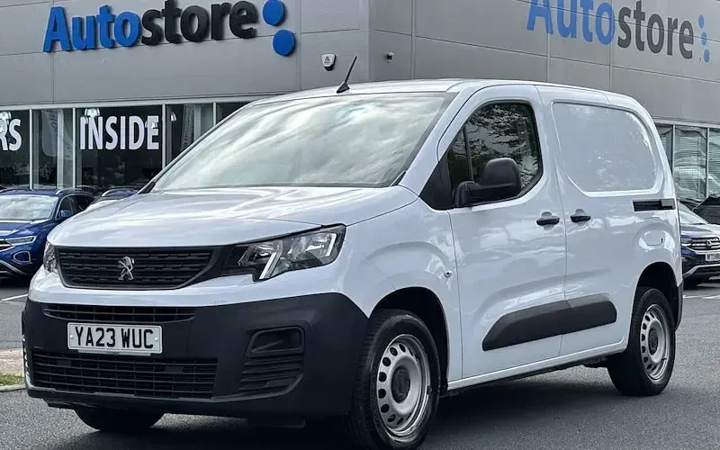 Used Peugeot Partner Premium 102 HP (75 kW) 2023 MPV