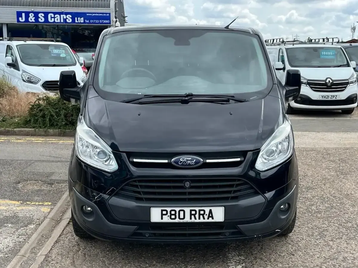 Used Ford Transit Custom Limited 125 HP (91 kW) 2015 Black Van