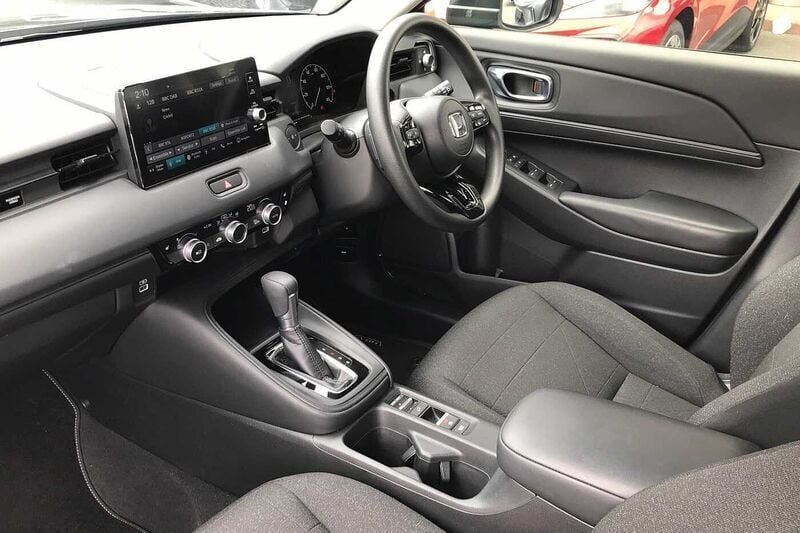 Used Honda HR-V Elegance 131 HP (96 kW) 2024 Grey SUV