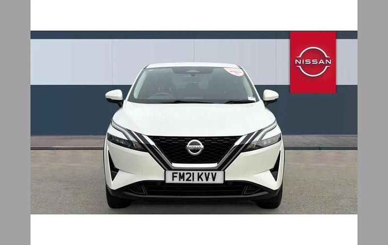 Used Nissan Qashqai Acenta Premium 140 HP (102 kW) 2021 Pearl  pearl white SUV