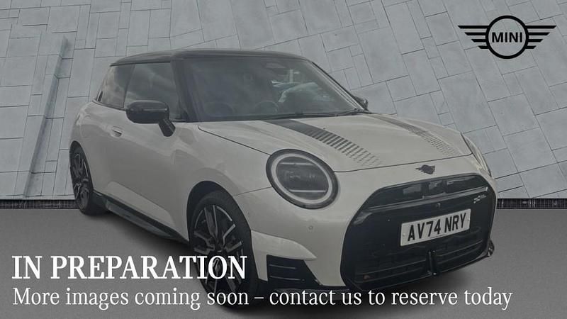 White Used 2024 Mini Cooper SE Hatch Hatchback | £29,987 - Image 1/4