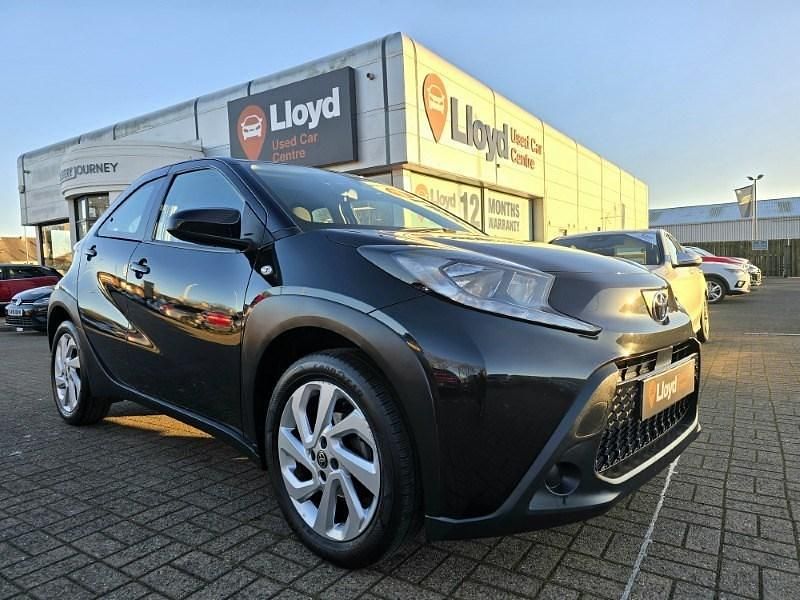Black Used 2023 Toyota Aygo X PURE SUV | £13,495 (Fair price) - Image 1/3