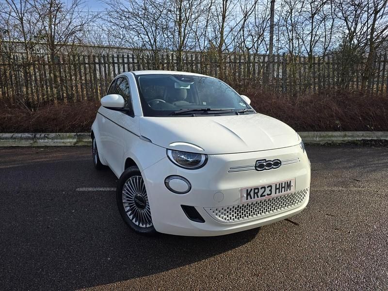White Used 2023 Fiat 500e Icon Hatchback | £15,498 (A bit pricey) - Image 1/4