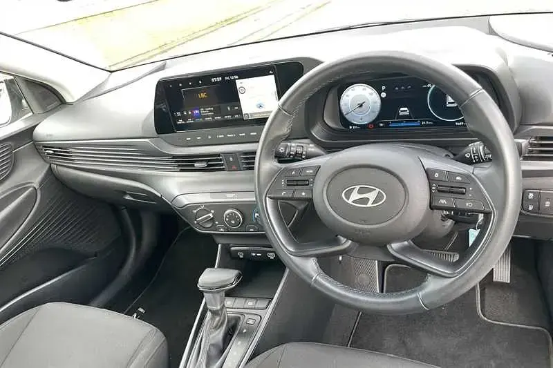 Used Hyundai i20 Advanced 101 HP (74 kW) 2024 Grey Hatchback