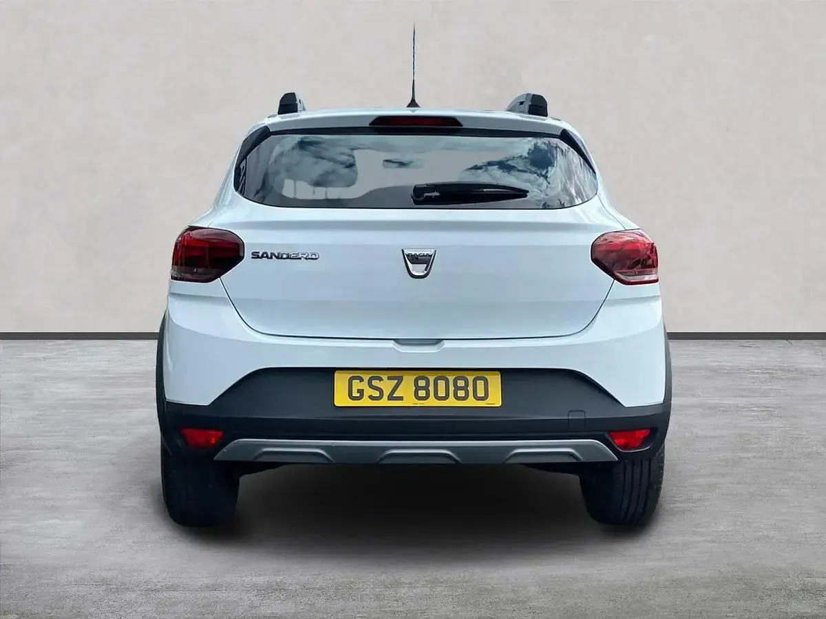 Used Dacia Sandero Essentiel 90 HP (66 kW) 2023 White Hatchback