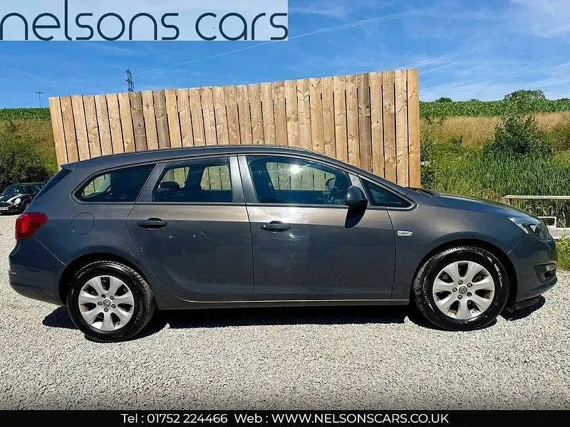 Used Vauxhall Astra Design Edition 2015 Grey Estate