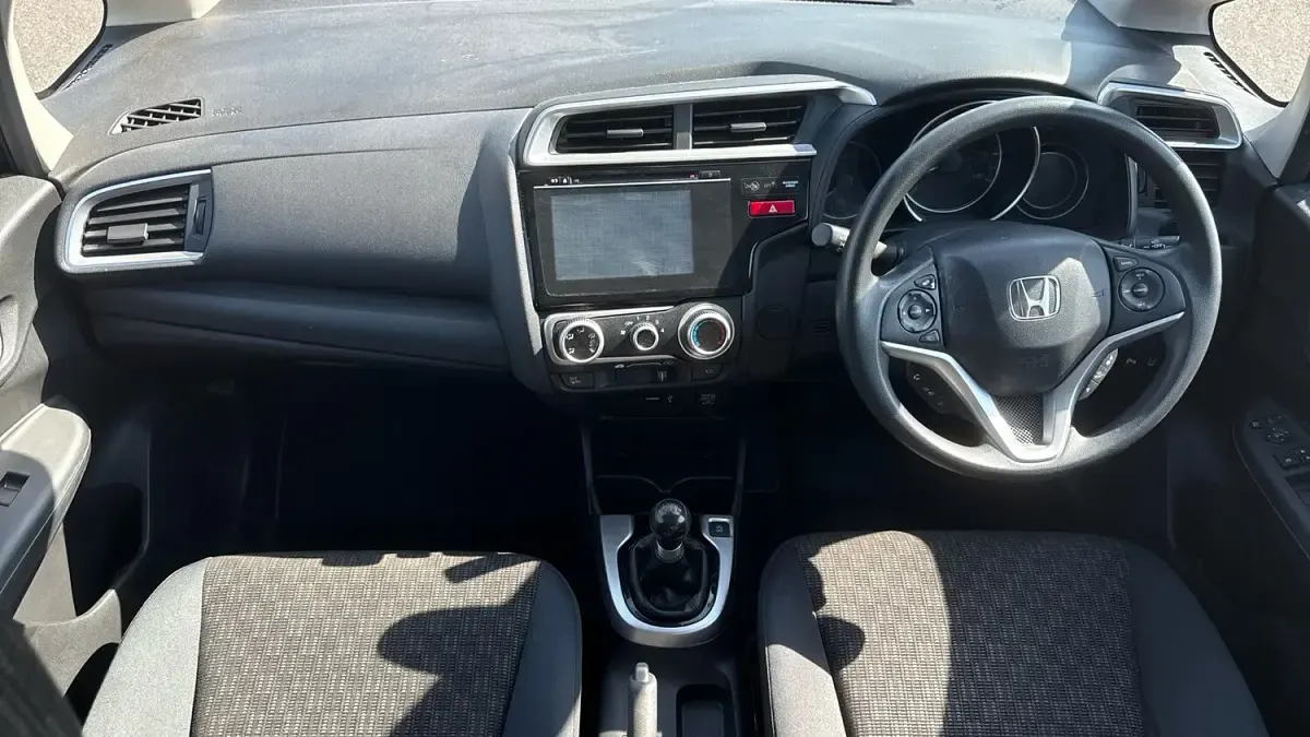 Used Honda Jazz SE 102 HP (75 kW) 2016 Blue Hatchback