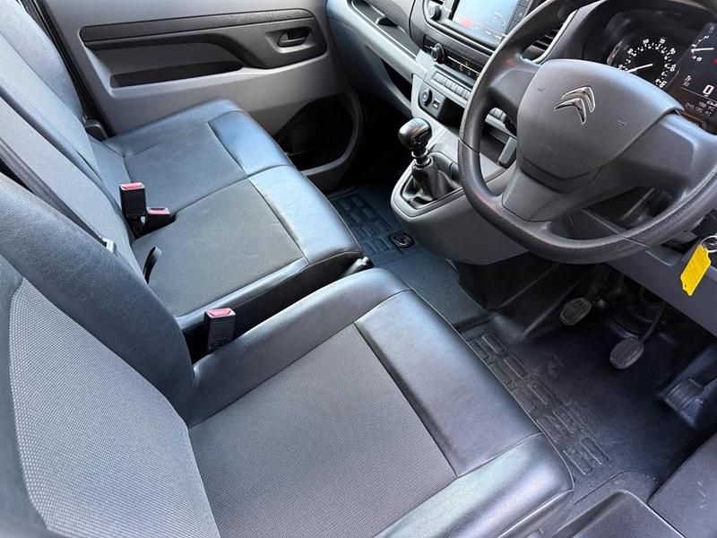 Używany Citroën Dispatch 2022 Szary Minivan