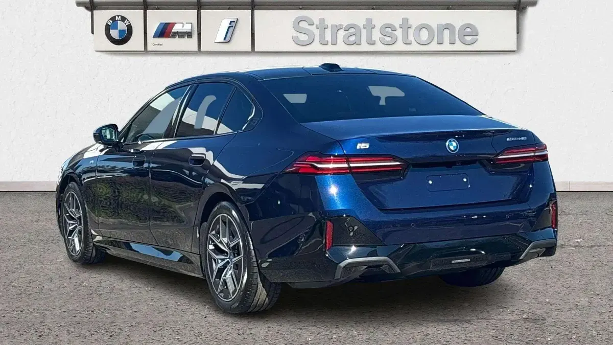 Used BMW i5 M Sport 246 kW (335 HP) 2025 Blue