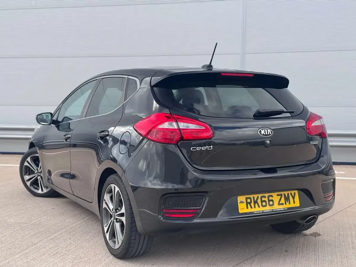 Used Kia Ceed 2016 Black Hatchback