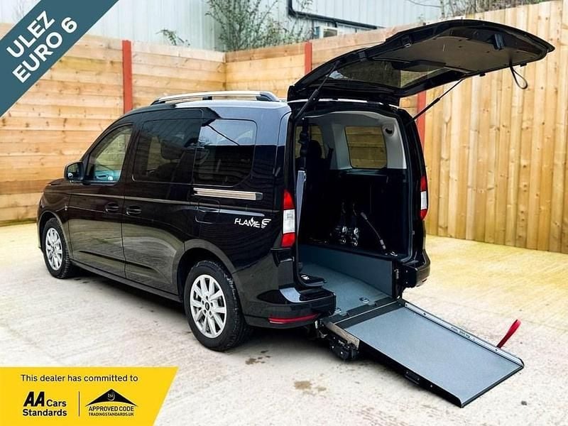 Used Ford Tourneo Connect Titanium 122 HP (89 kW) 2023 Black MPV