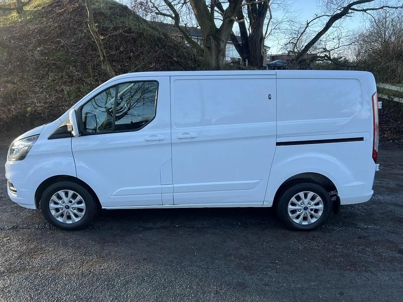 Used Ford Transit Custom Limited 130 HP (95 kW) 2021 White Van