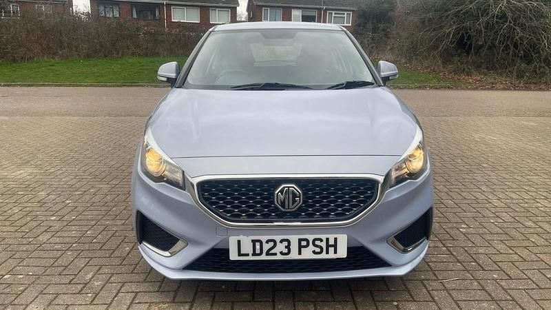 Used MG MG3 Exclusive 106 HP (77 kW) 2023 Silver Hatchback