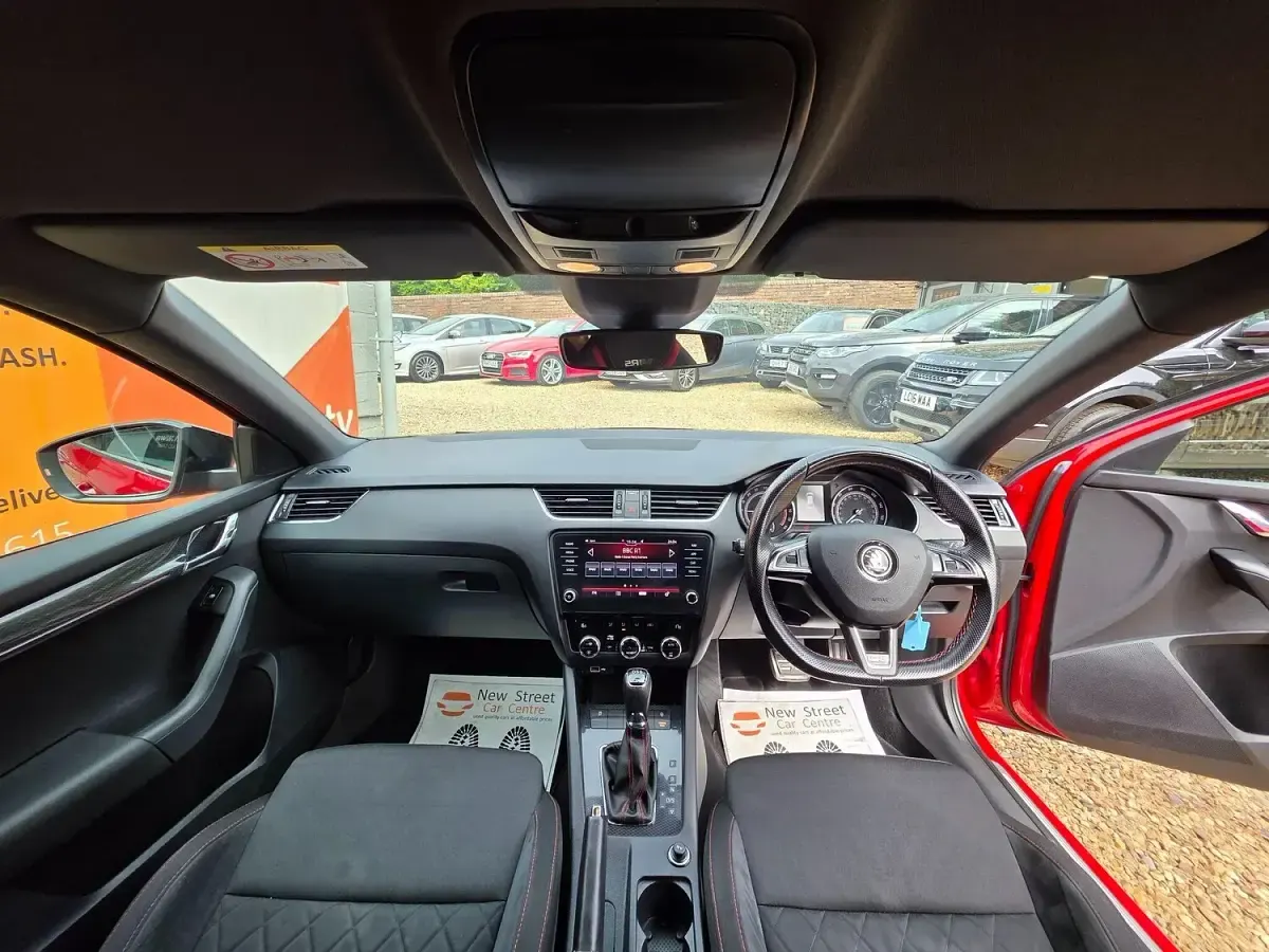 Used Skoda Octavia vRS 184 HP (135 kW) 2018 Red Estate