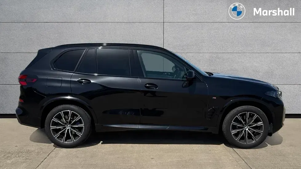 Used BMW X5 M Sport 298 HP (219 kW) 2025 Black sapphire SUV