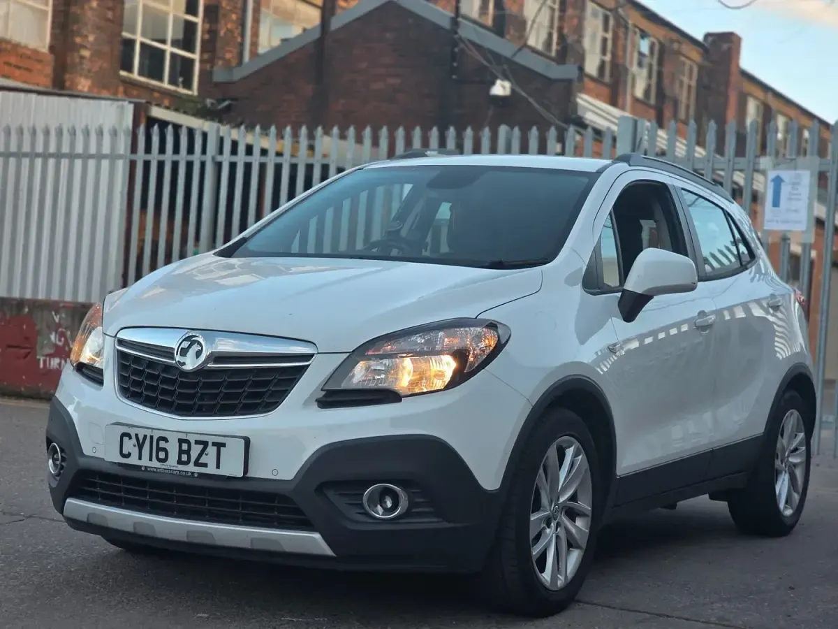 Used Vauxhall Mokka 140 HP (102 kW) 2016 White SUV