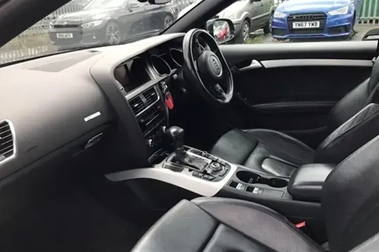 Begagnad Audi A5 Cabriolet S-Line 2012 Svart Cab