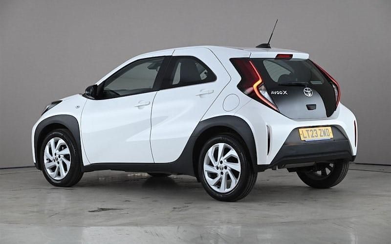 Usado Toyota Aygo X PURE 72 HP (52 kW) 2025 SUV