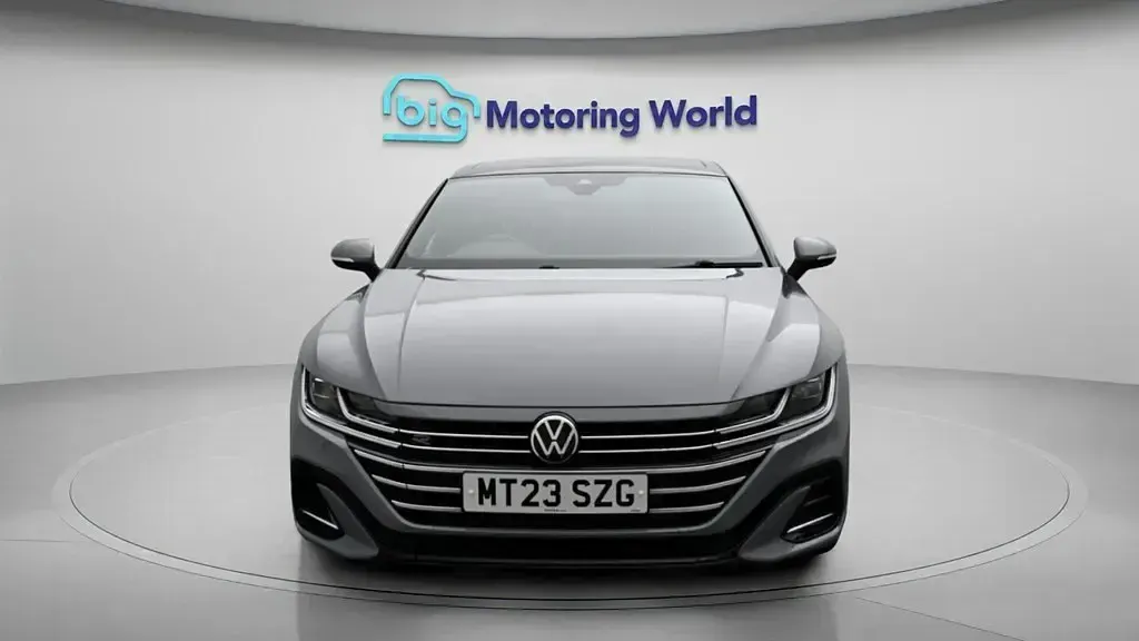 Usado VW Arteon R-line 190 HP (139 kW) 2023 Cinzento Citadino