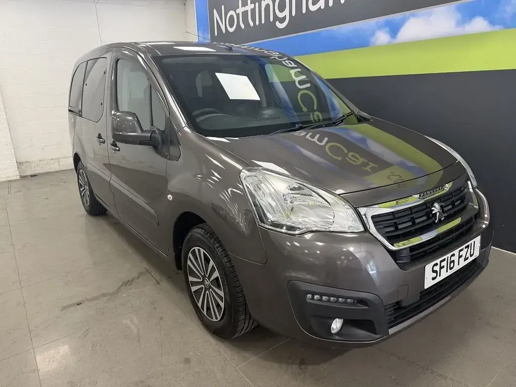 Used Peugeot Partner Tepee S 120 HP (88 kW) 2016 Grey MPV