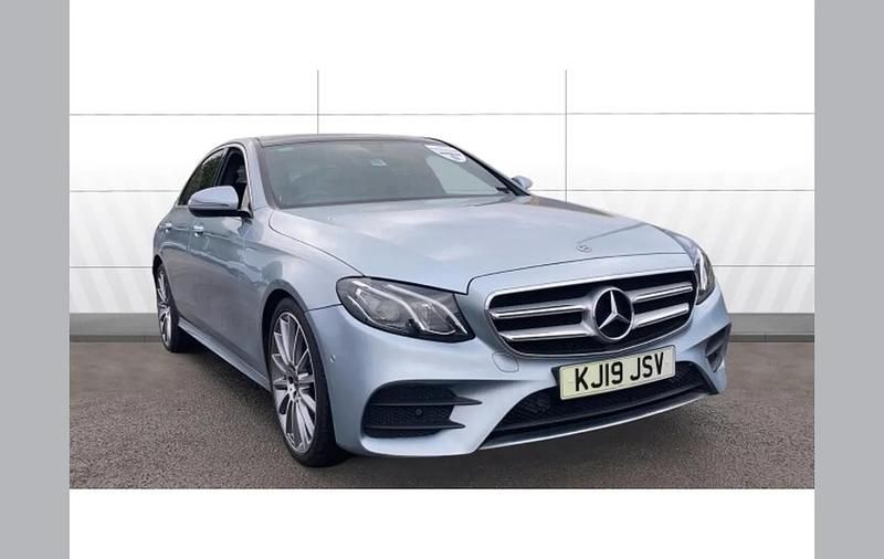 Begagnad Mercedes E350 AMG Line Premium 254 HK (186 kW) 2019 Silver Sedan