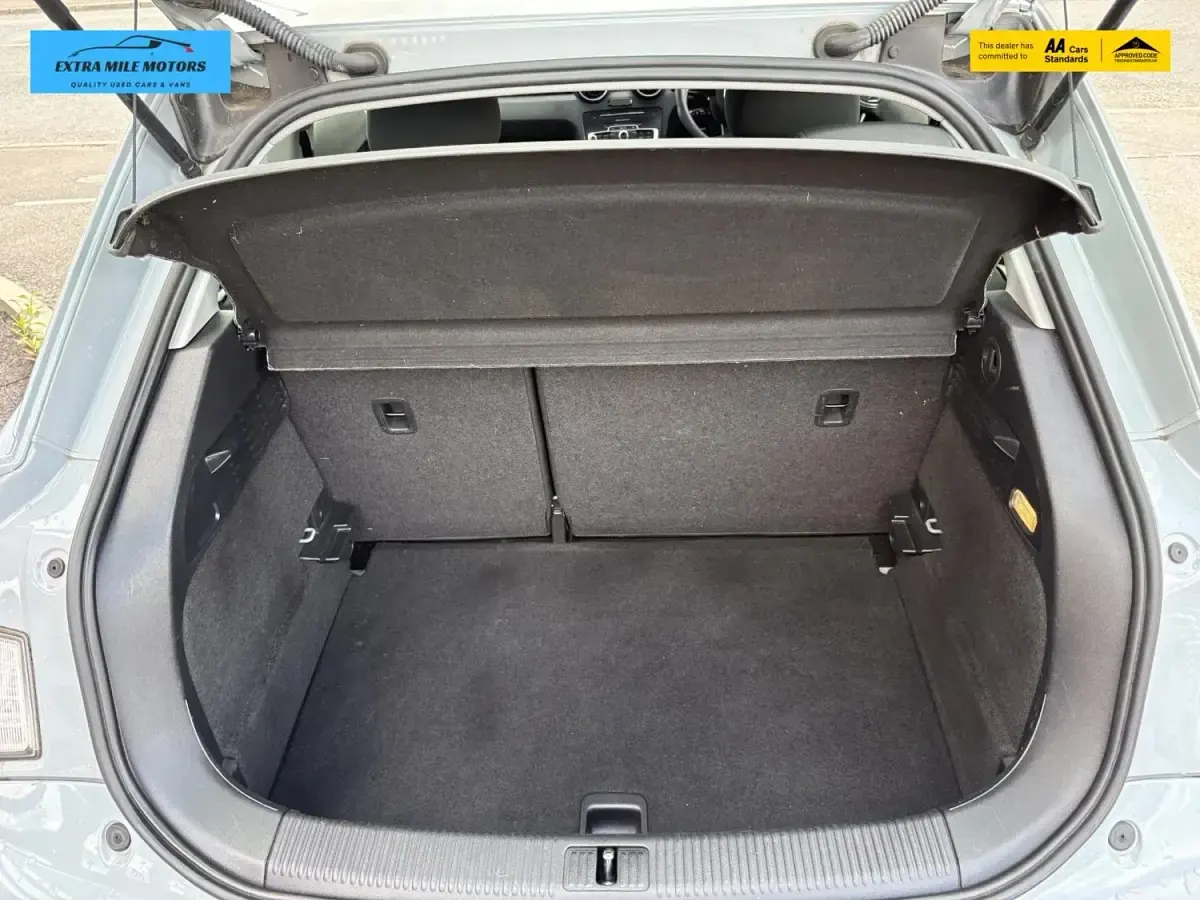 Usado Audi A1 Comfort 95 CV (69 kW) 2018 Gris Utilitario