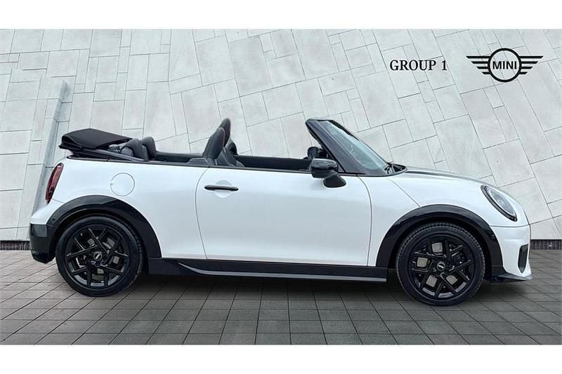 Usado Mini Cooper Cabriolet Sport 201 HP (147 kW) 2025 Branco Cabrios