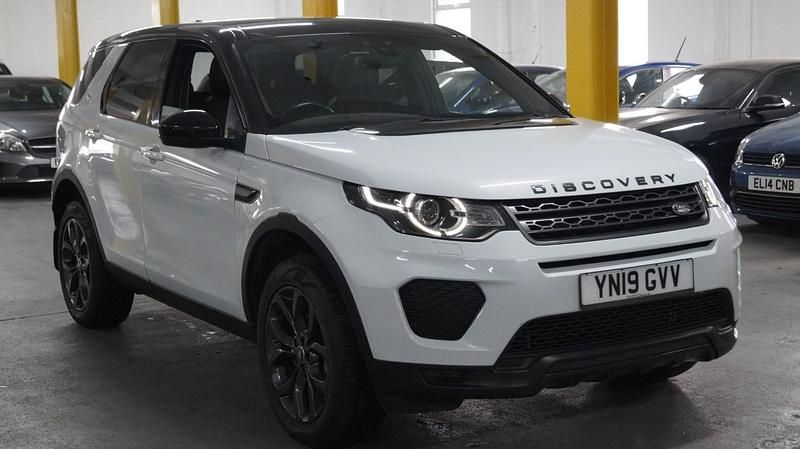 White/black Used 2019 Land Rover Discovery Sport HSE SUV | £12,995 (Super price) - Image 1/4