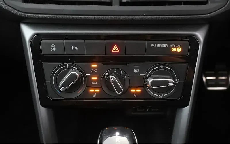 Used VW T-Cross Active 110 HP (80 kW) 2021 White SUV