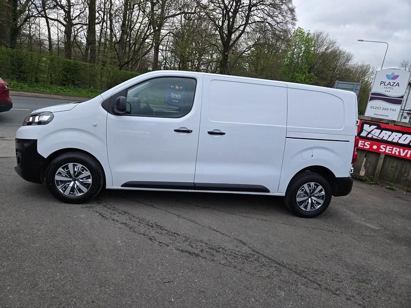 Usado Citroën Dispatch 2023 Branco Monovolume